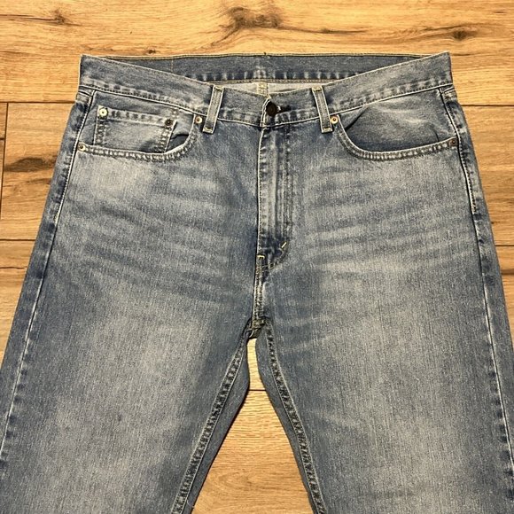 Men's Levis 505 Regular Fit Denim Jeans SZ 36x30 Blue Cotton Light Wash Red Tab - Picture 2 of 12